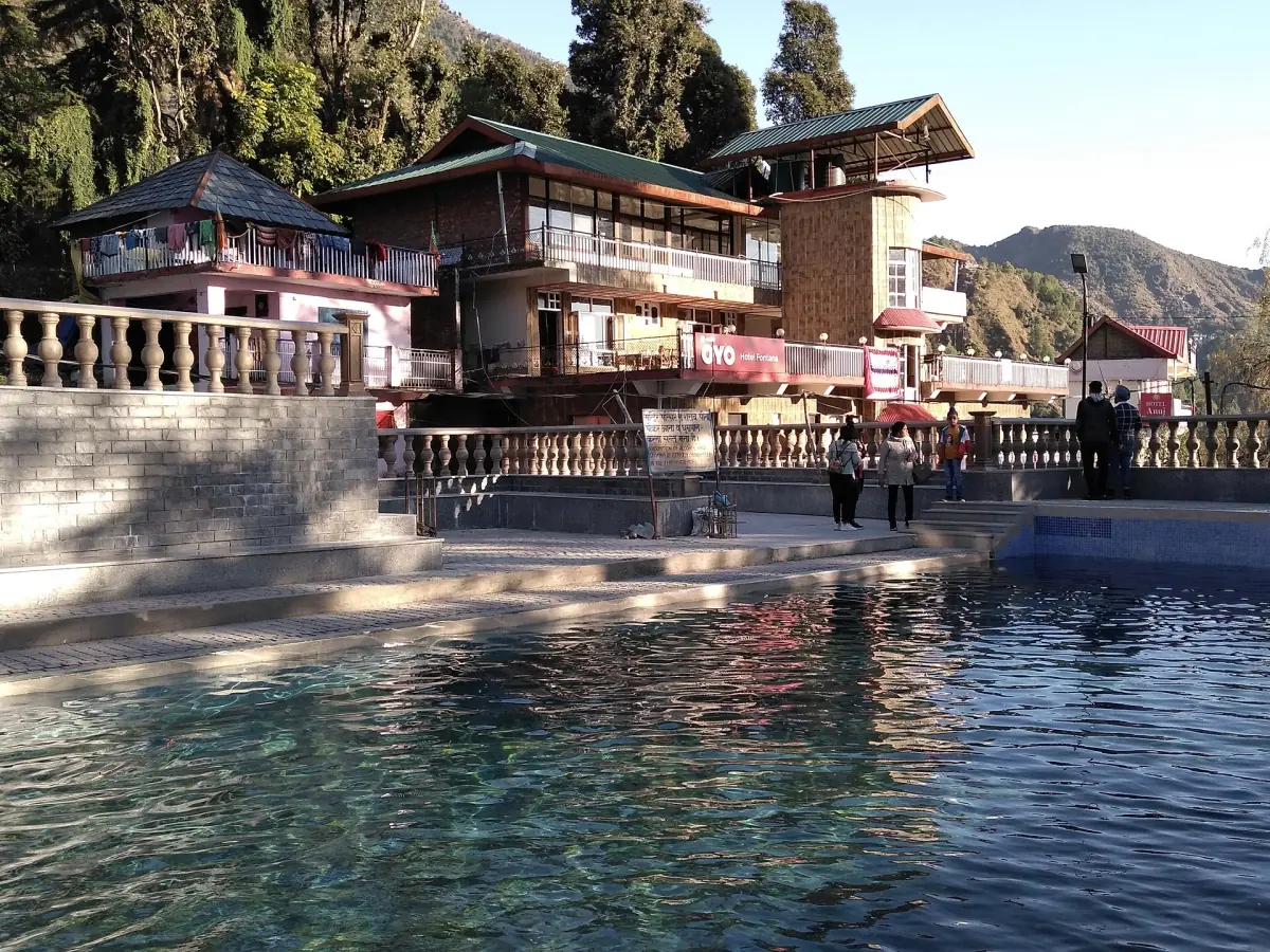 The pool and buildings of the Bhagsunag temple