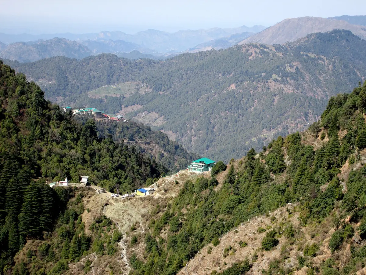The trail near Gallu Devi temple on the way to Triund