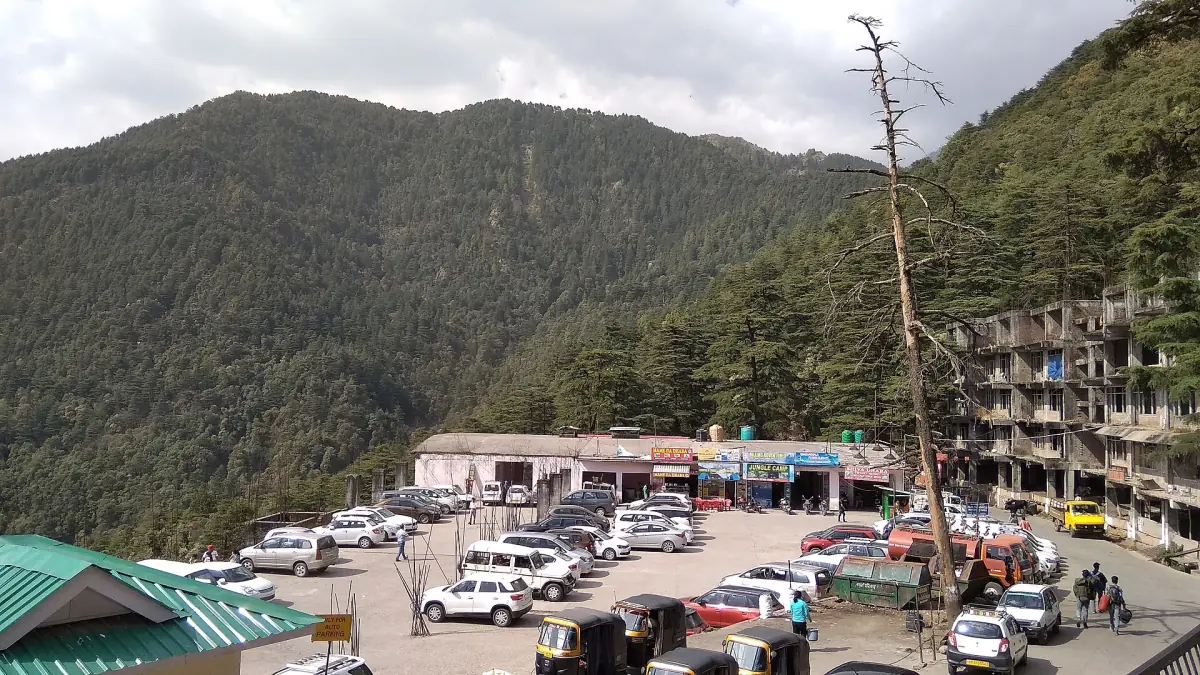 The bus and taxi stand in McLeod Ganj